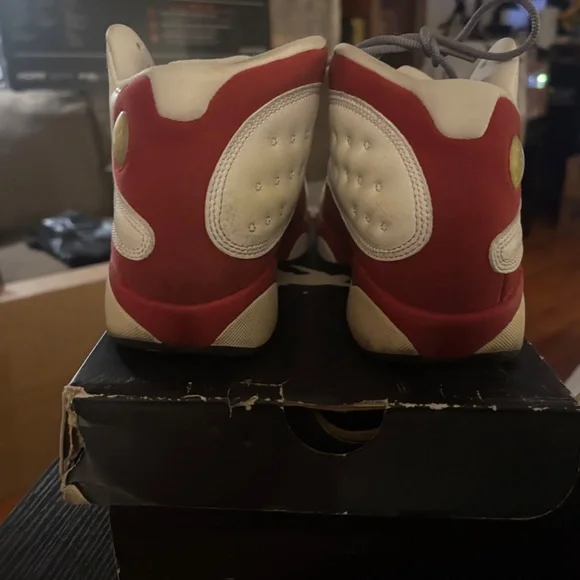 AIR JORDAN 13 RETRO - Size 7 GS, Red /grey/white - Picture 2 of 6